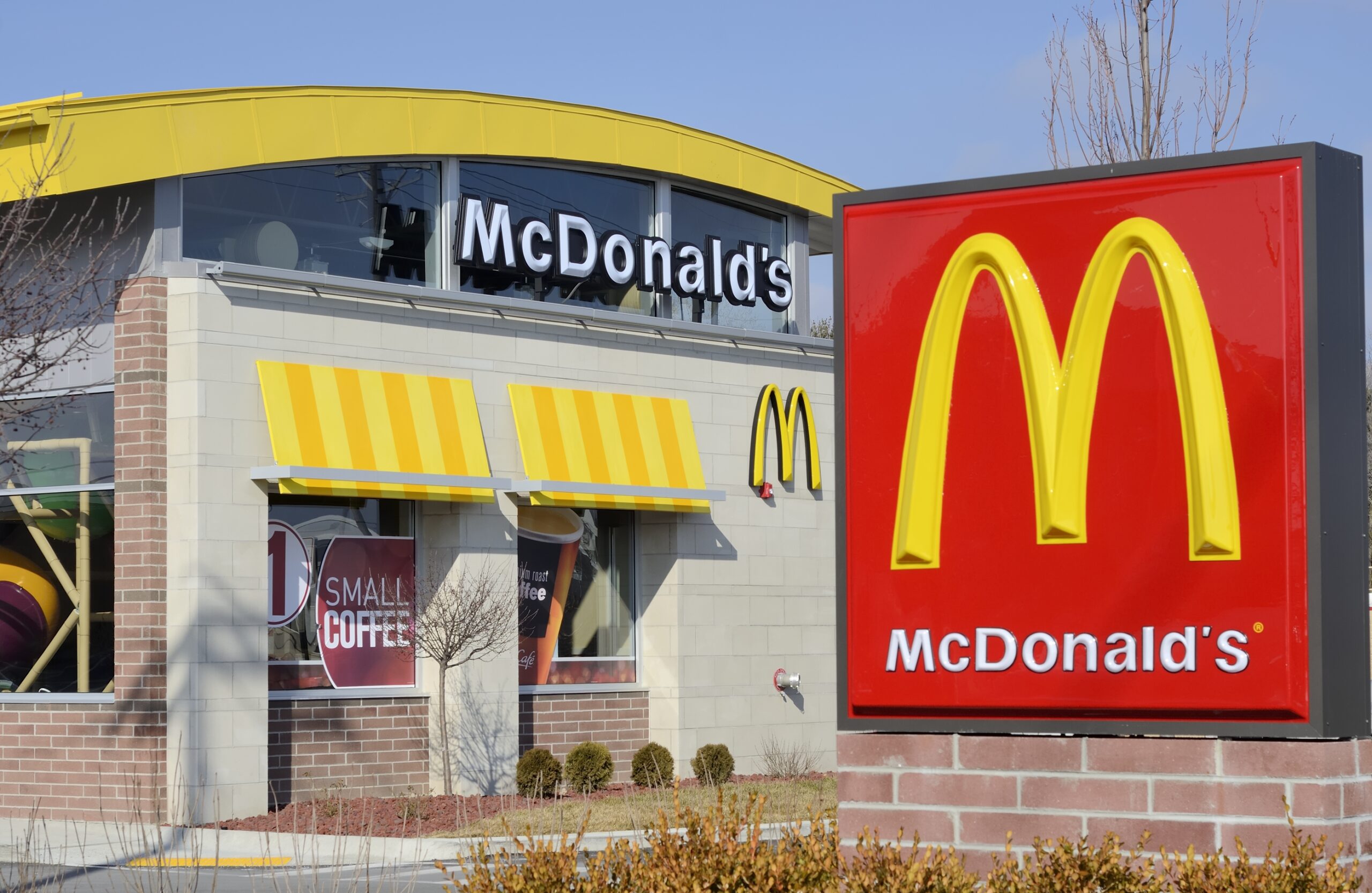 la-edad-minima-que-puedes-trabajar-en-mcdonalds-es-17-anos-pero